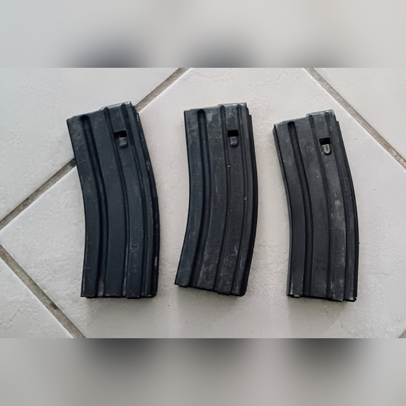 (Lot of 3)  M16 / M4 5.56 30 Round magazines Used - Picture 10 of 12